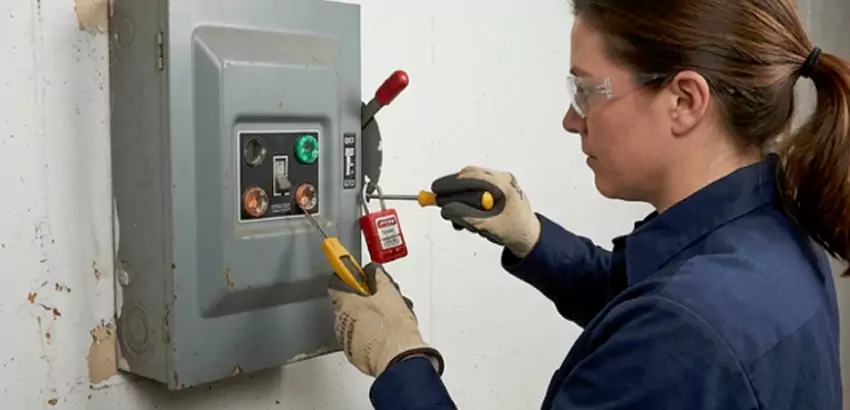 Ceiling Electrical Box Replacement in Richland